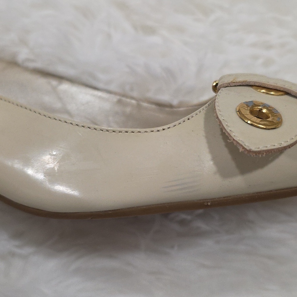 Talbots Patent Leather Cream Pointed Slingback Heels. Size 8.5 - Picture 5 of 9